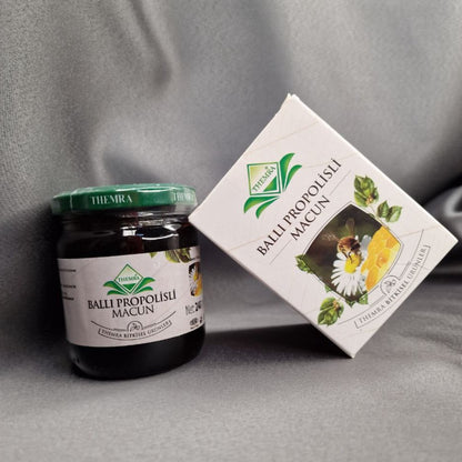 Pastă mixtă de propolis și miere - contribuie la întărirea sistemului imunitar și accelerează procesul de vindecare a rănilor.